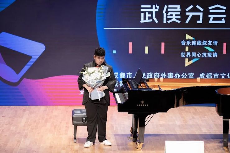 活动报道 | “科技助力，跨越时空”，小鹿纯子携手刘明康共享中日音乐盛宴